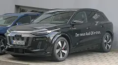 Audi Q6 e-tron, önden üç çeyrek görünüm (siyah)