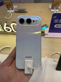 HONOR 600, arkadan (beyaz)