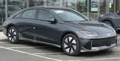 Hyundai IONIQ 6, önden üç çeyrek görünüm (gri)
