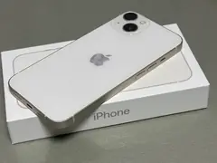 iPhone 13, Yıldız Işığı, kutusunun üzerinde arkadan