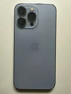 iPhone 13 Pro, Sierra Mavisi, arkadan