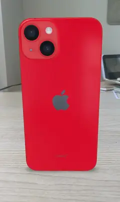iPhone 14, (PRODUCT)RED kırmızı, arkadan