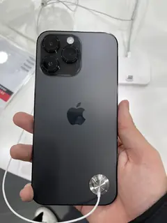 iPhone 14 Pro Max, Uzay Siyahı, elde arkadan