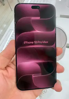 iPhone 18 Pro Max, Bordo, önden, ekranda iPhone 18 Pro Max yazısı