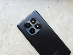 Redmi Note 15, arkadan (siyah)