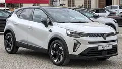 Renault Captur, önden üç çeyrek görünüm (beyaz, siyah tavan)