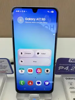 Samsung Galaxy A17 5G, Ã¶nden, maÄŸaza standÄ±nda