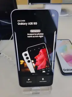 Samsung Galaxy A35 5G, Ã¶nden, maÄŸaza standÄ±nda (lila)