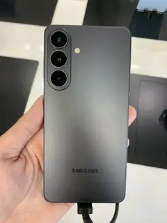 Samsung Galaxy S26+, arkadan (siyah)