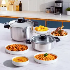 Karaca Quick & Safe Düdüklü Tencere Seti 4+6 L, mutfak tezgâhında yemeklerle sade sahne