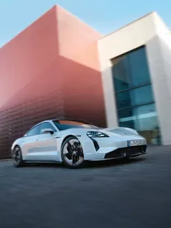Porsche Taycan ürün görseli