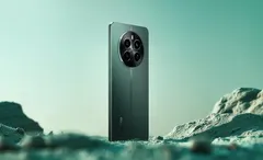 realme 12, arkadan, sade sahne (Yeşil)