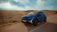 Renault Captur, dış görünüm üç çeyrek önden, yolda