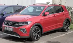 Volkswagen T-Cross, önden üç çeyrek görünüm (kırmızı)