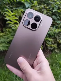 Xiaomi 15T Pro, arkadan (Mocha Gold)